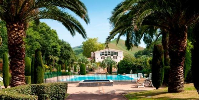 Le Domaine Du Levant Hotel Cambo-les-Bains Bagian luar foto