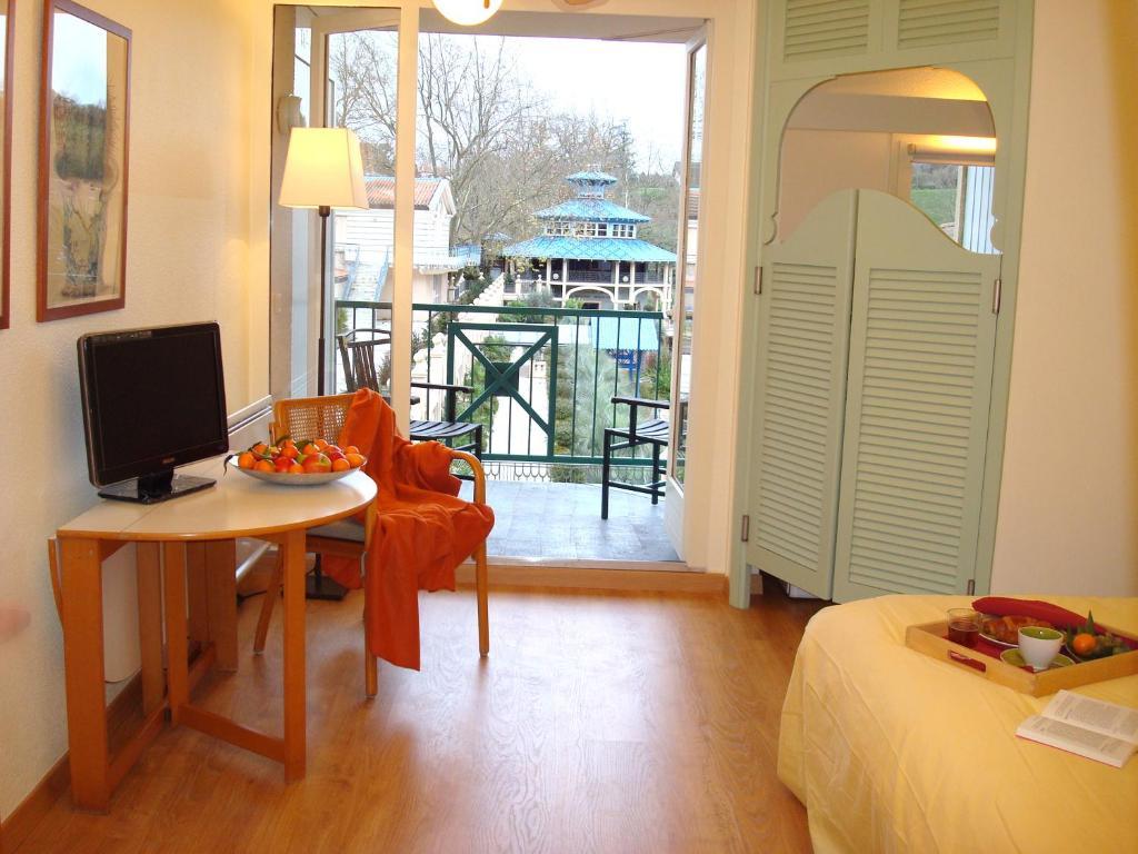 Le Domaine Du Levant Hotel Cambo-les-Bains Ruang foto